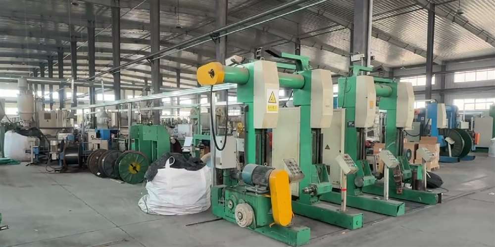 张家界市欧孚 MGTSV-24B1 光缆:中标中铁十六局,撑稳阜矿光伏 “信息网”